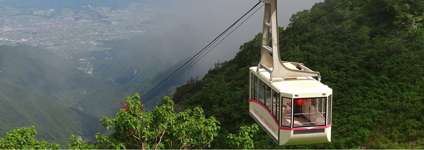 南アルプスと中央アルプスに抱かれた景勝地