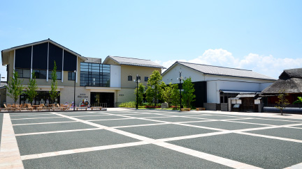 奥の細道むすびの地記念館