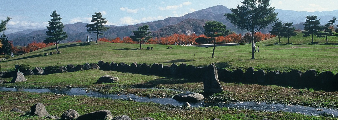 歴史の面影を色濃く残す、長野県北部の中心的都市 長野市街