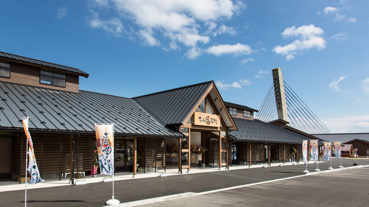 氷見漁港場外市場　ひみ番屋街